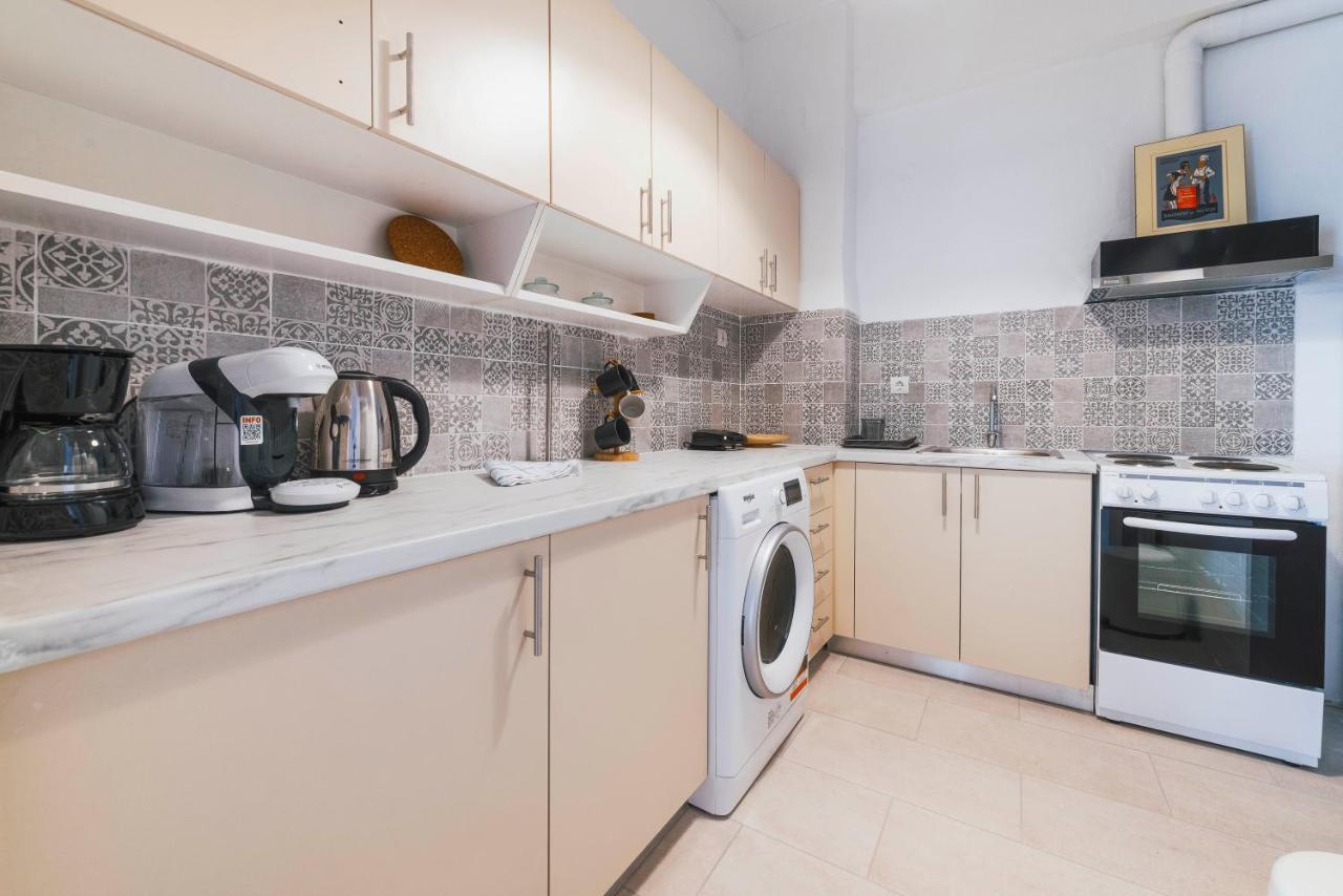 Urban Escape Next To Acropolis And Athens City Center Atenas Exterior foto